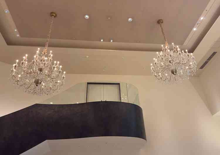 披露宴会場①。素敵な階段が特徴的でした。