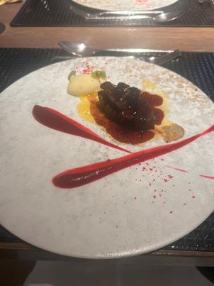 お肉料理の試食もしました。おしゃれでテンションが上がります。