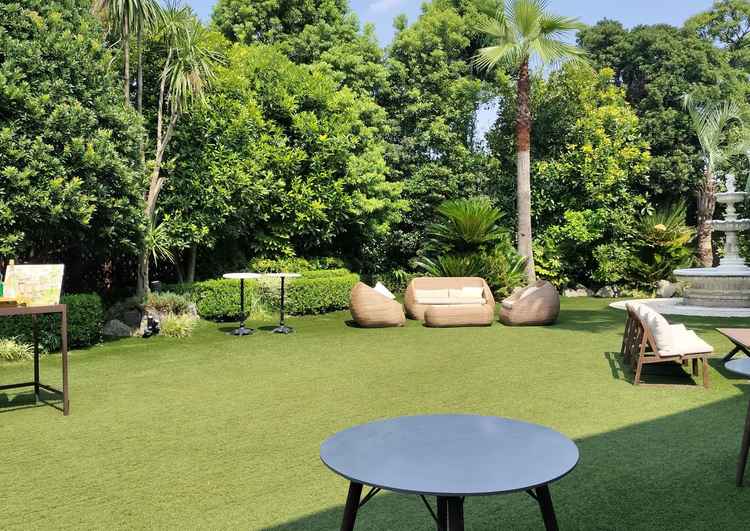 ガーデンです。広々としていて、大人数でも対応できます。