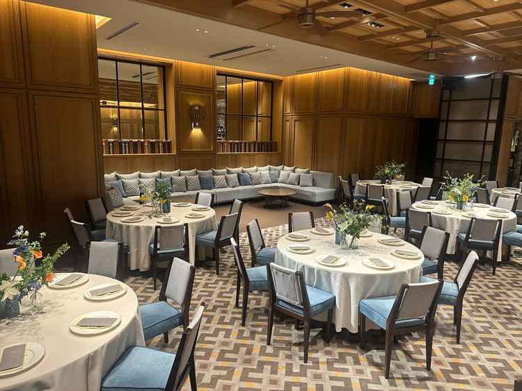 お色直し後にソファーに席を移動する事で遠くにいた親族が近くになるのも、また良いなと感じました。