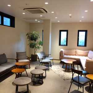 親族の控室室。人数は入れますが、両家で1つのお部屋とのことでした。