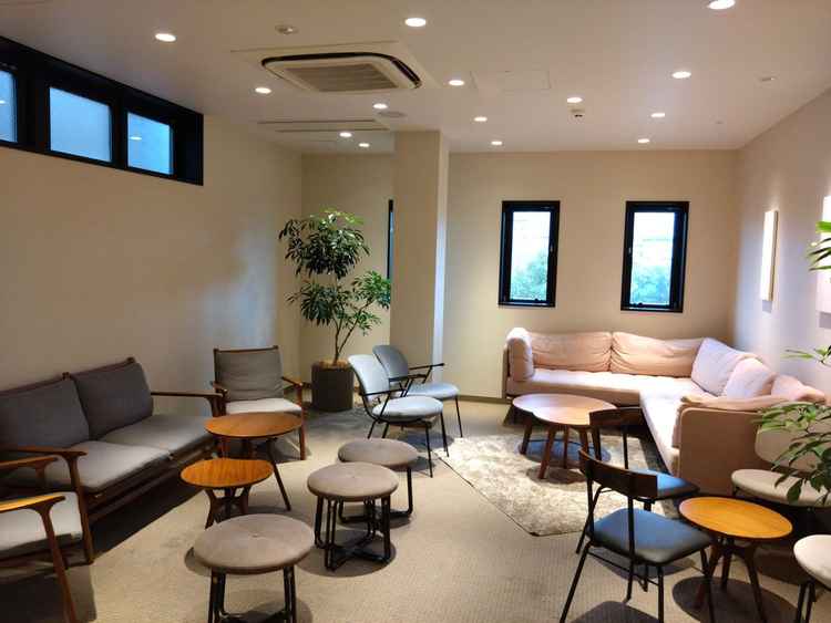 親族の控室室。人数は入れますが、両家で1つのお部屋とのことでした。