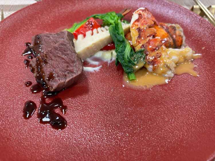 お料理が本当においしくてびっくりしました。