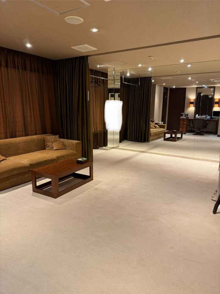 新郎新婦の更衣室。広くて綺麗だった。