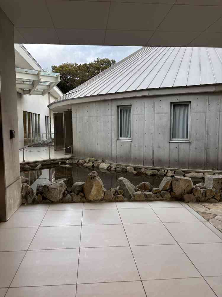 チャペルを外から見た写真