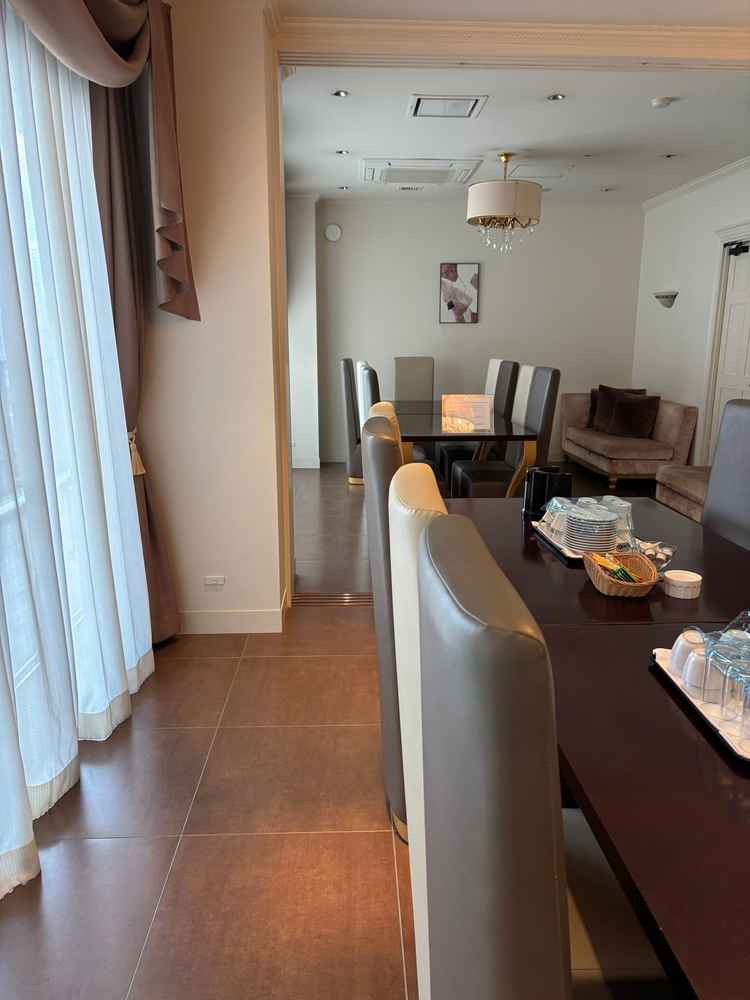 親族控室の写真。新郎新婦それぞれの親族に部屋が用意されており、落ち着いてゆっくり過ごせそう。