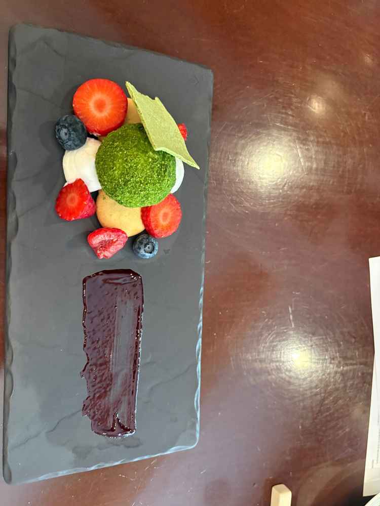 オシャレで上品な京都らしいイメージで味も抜群。目で見ても満足できて食しても幸せな気分にらなれる。