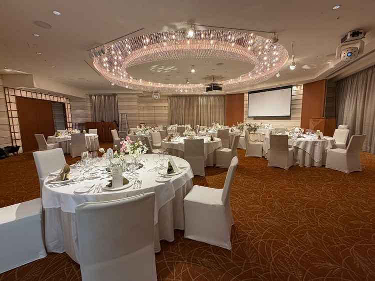 40名だとおすすめと言われた披露宴会場です。全体的に可愛らしい感じでした。