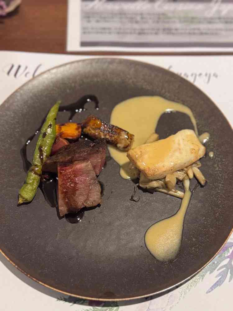 料理が和フレンチと言うことで箸で食べれるというのがおばあちゃんやげすとにとっても良いと思った。