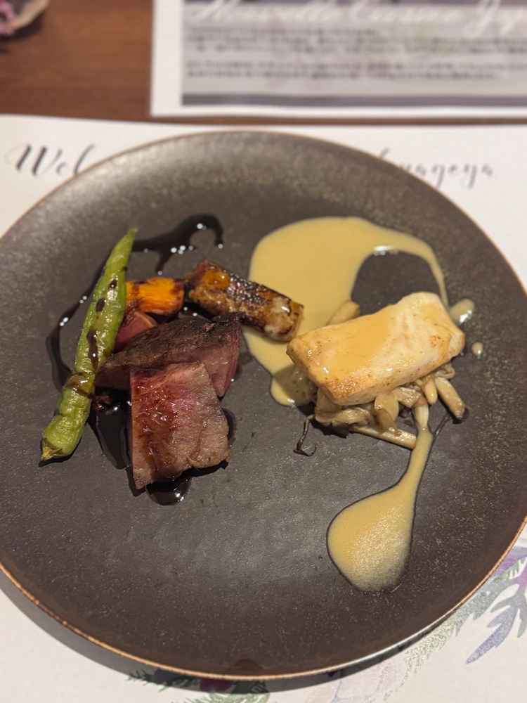 料理が和フレンチと言うことで箸で食べれるというのがおばあちゃんやげすとにとっても良いと思った。