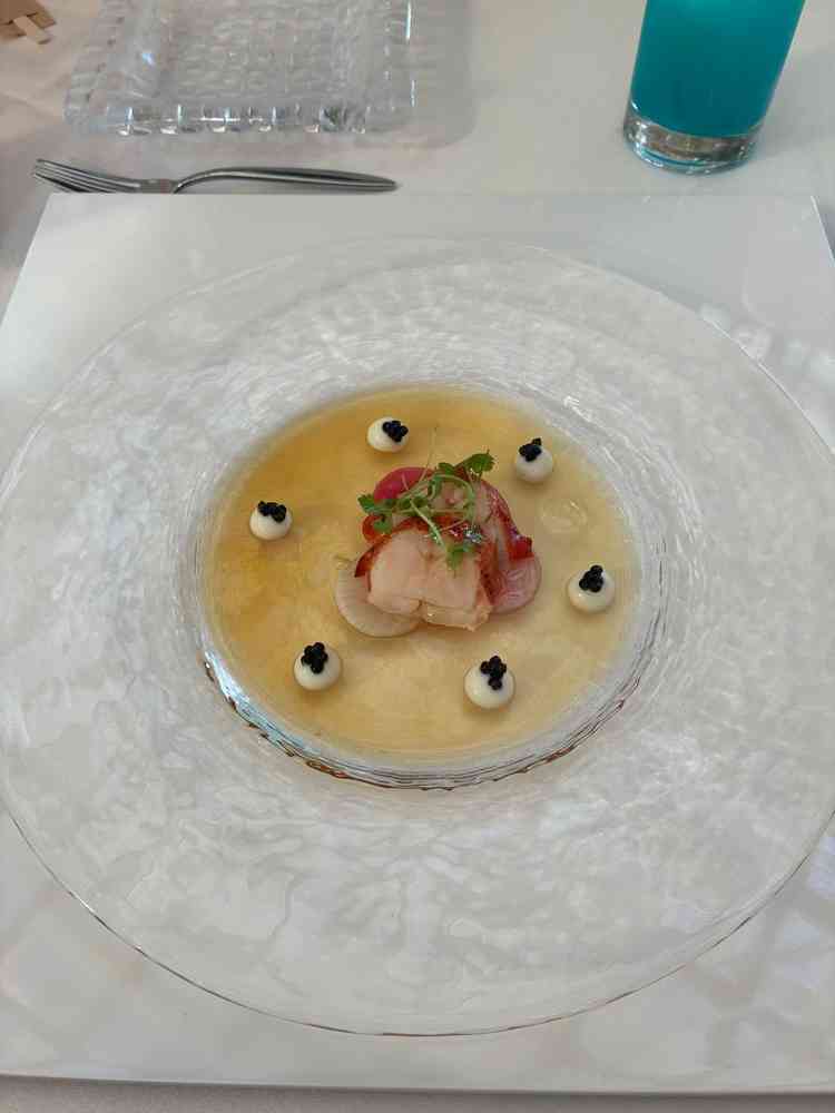 前菜です。エビがプリプリで最高でした。