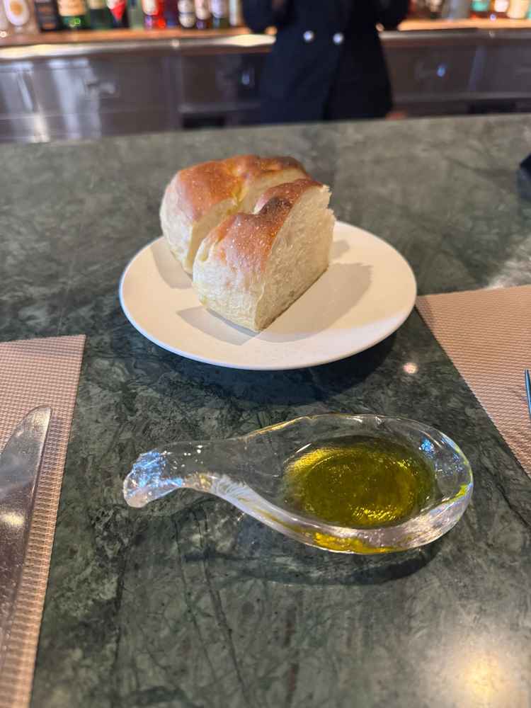 お1人で1ホール頼まれた方もいらっしゃるというレストラン自慢のフォカッチャです。