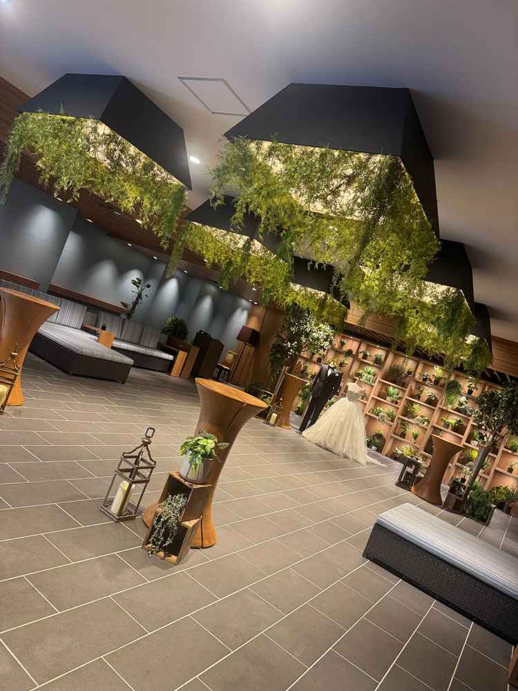 披露宴が始まる前にゲストとの時間が過ごせる場所でおしゃれでした。