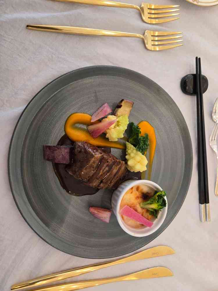 見学時のお肉料理