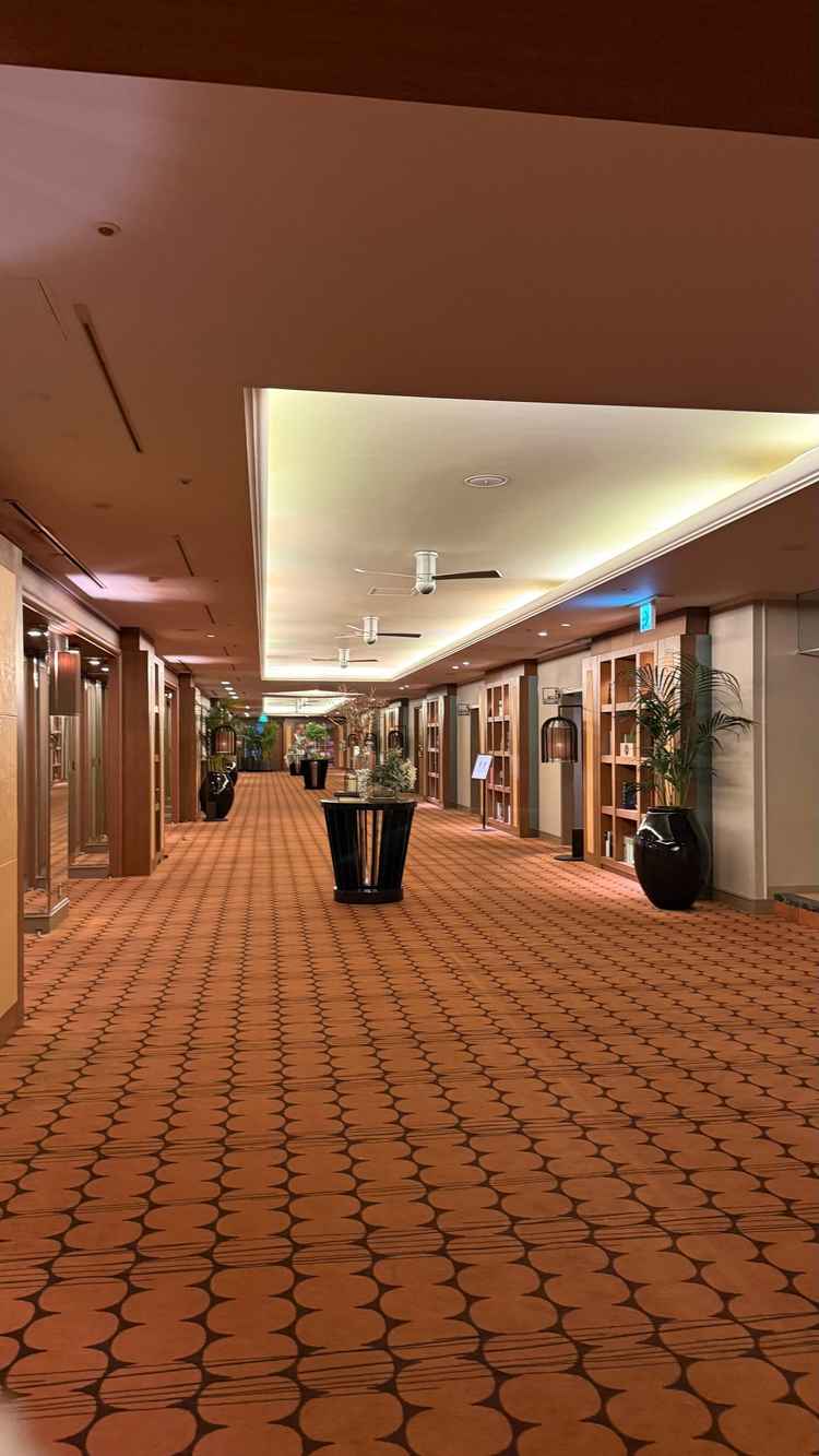 エレベーターを降りて見えた景色　5階　