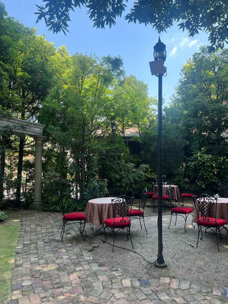 プライベートガーデンです。周りが気にならず、まさに英国のようなお庭でした。