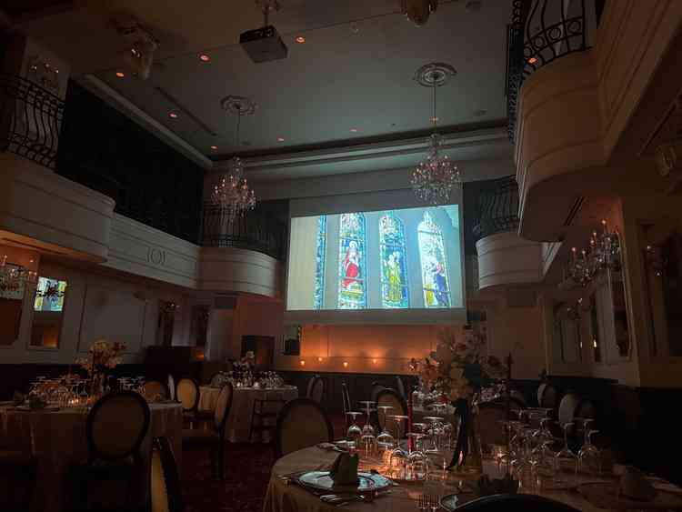 実際の映像も見せてもらえ、音響照明設備もすごくて感動した。