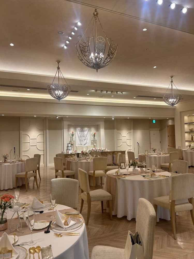 寄りの披露宴会場。