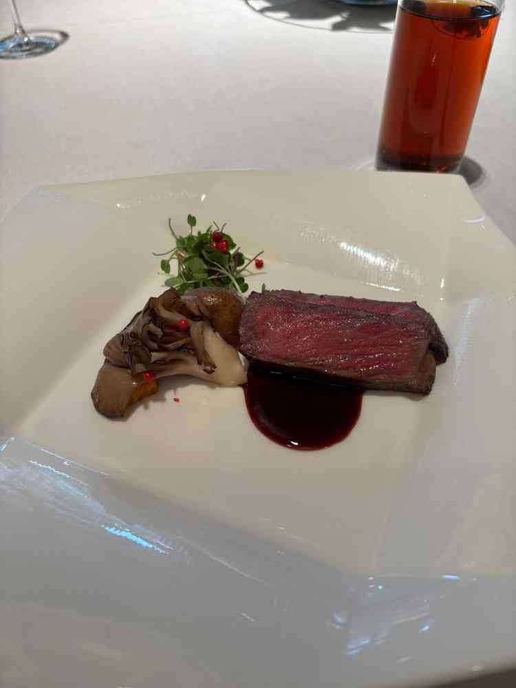 国産牛ローストは柔らかくてとても美味しかったです。