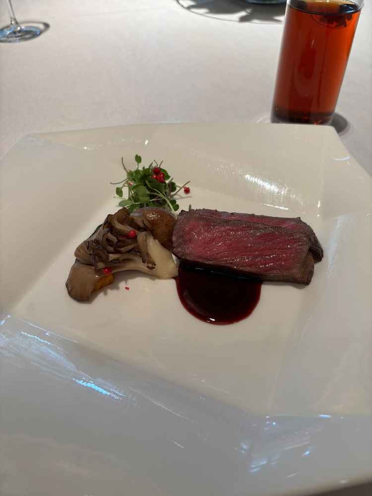 国産牛ローストは柔らかくてとても美味しかったです。