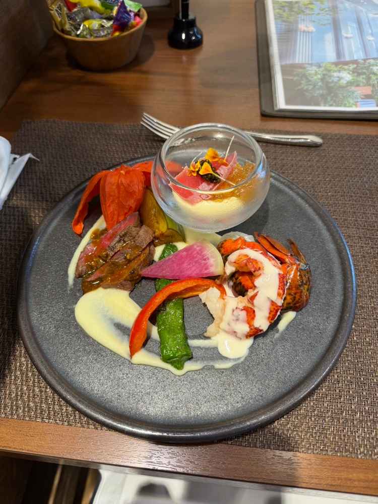オマール海老が美味しかったです。
