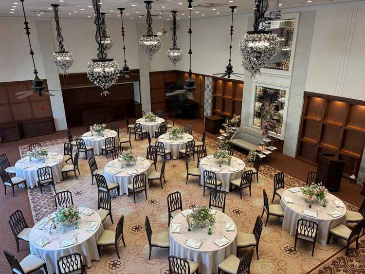 階段上から撮った会場全体。階段入場も可能。