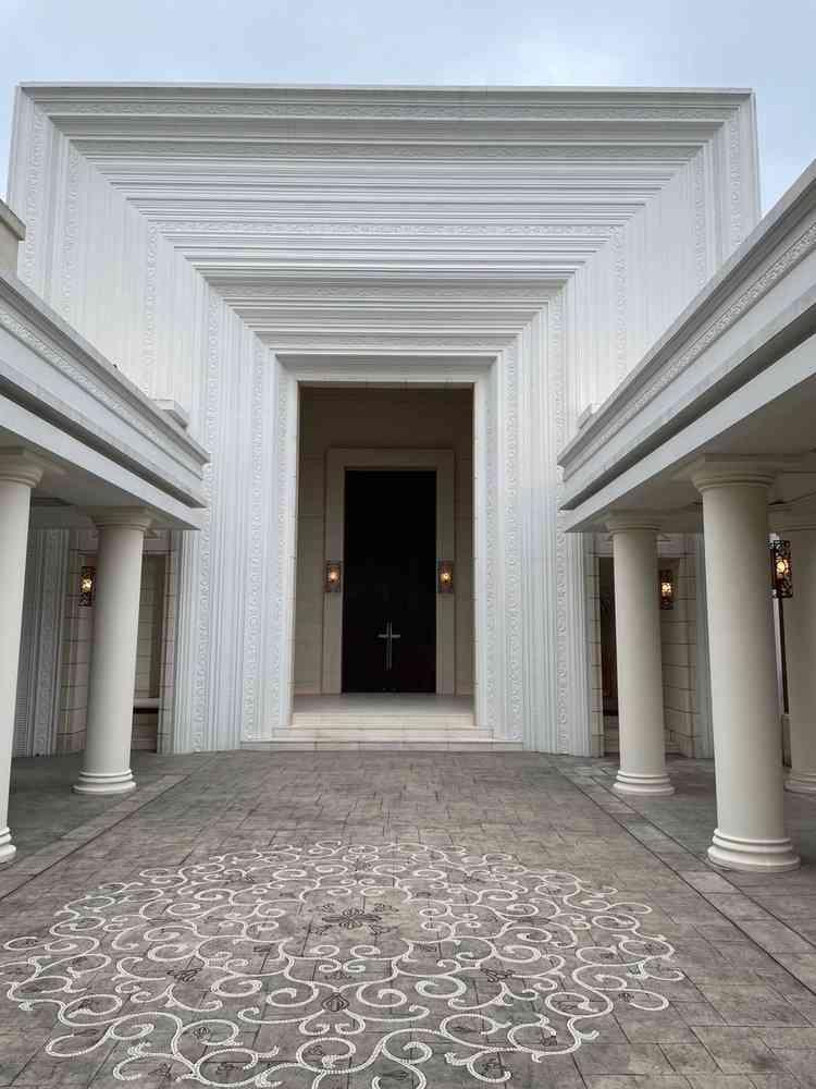 チャペルの外観は他ではないような形をしており、参加者の記憶に残りやすい。