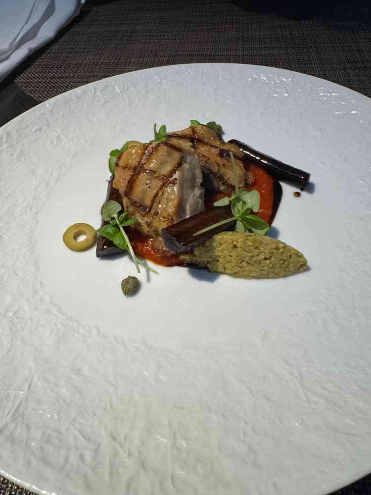 メインのお料理とスープのほかに、サプライズで出していただいたチキンソテーもとても美味しかったです。