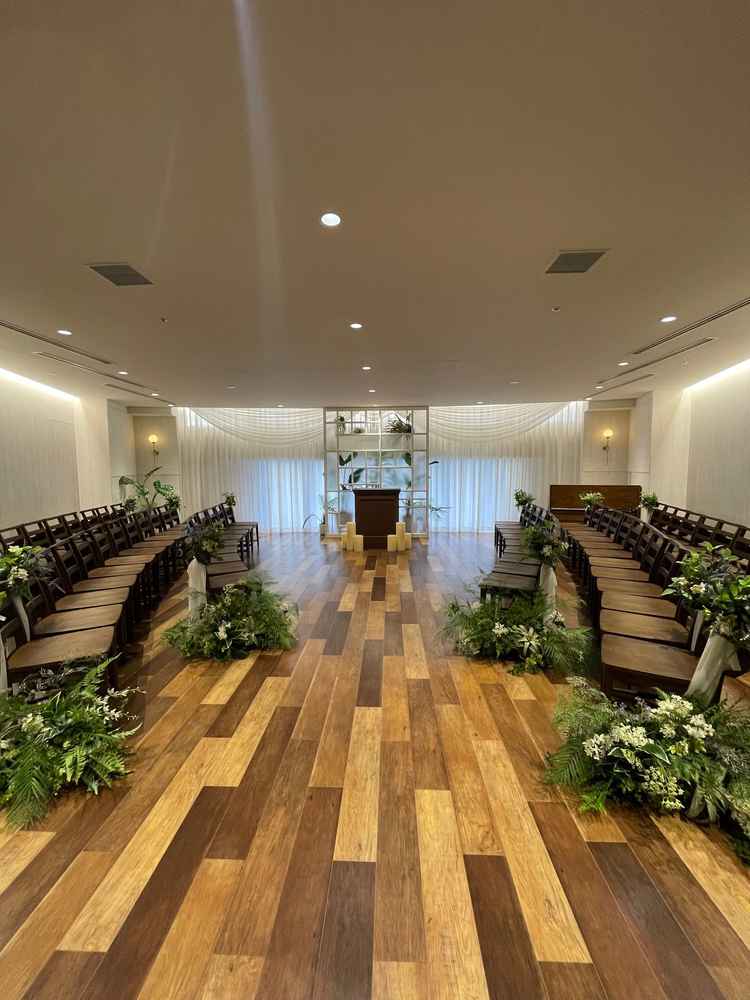 チャペル。ゲスト同士も表情が見え、一体感があります。