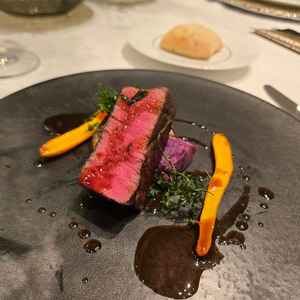メインのお肉はとても美味しかったです。柔らかく、味付けもとてもよかったと思います。