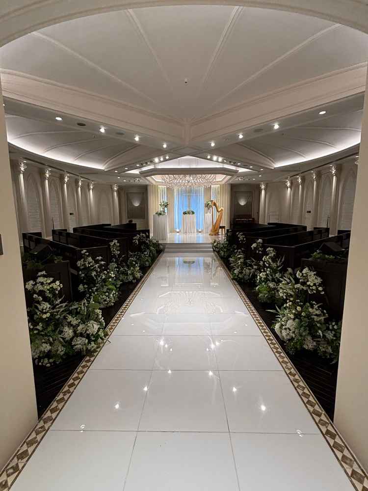 チャペルを見学した際に、入り口の扉をスタッフが開けてくださった瞬間で、入場時のイメージが湧いた。