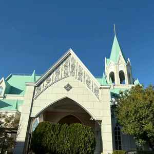 チャペルの外観写真です。非常に大きいため遠くからでも非常に目立って素敵でした。