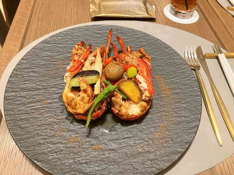 非常に美味しい立派なロブスター