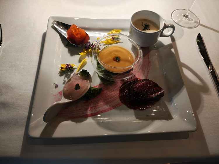 試食の料理。コンパクトに纏っていましたがどれも非常においしかったです。