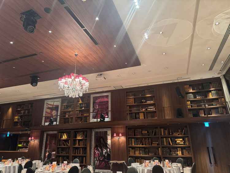 披露宴会場が落ち着いた雰囲気で良かったです