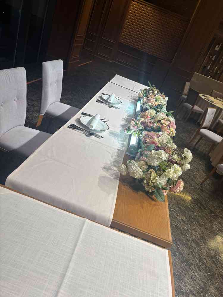 高砂には逆光対策に必ず女優ミラーがつく。