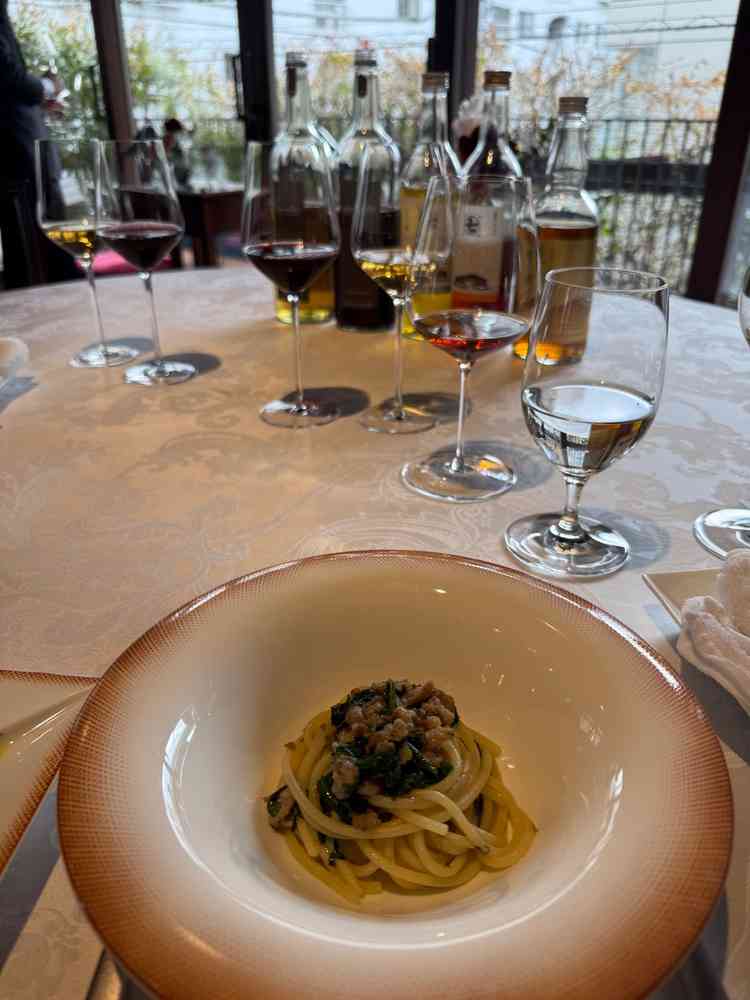 試食中ドリンク試飲を沢山させていただきました。ノンアルコールの方でも、お茶の種類も沢山あり楽しめます