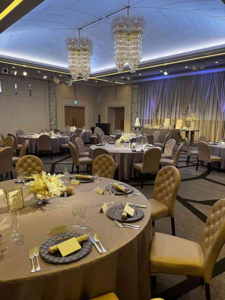 セットしていただいている披露宴会場を見せていただきました。理想の会場で魅力に思いましたわ