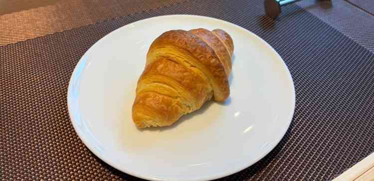 試食でいただいたクロワッサンです。焼きたてが出てきて、バターの香りや食感がすごくよかったです。