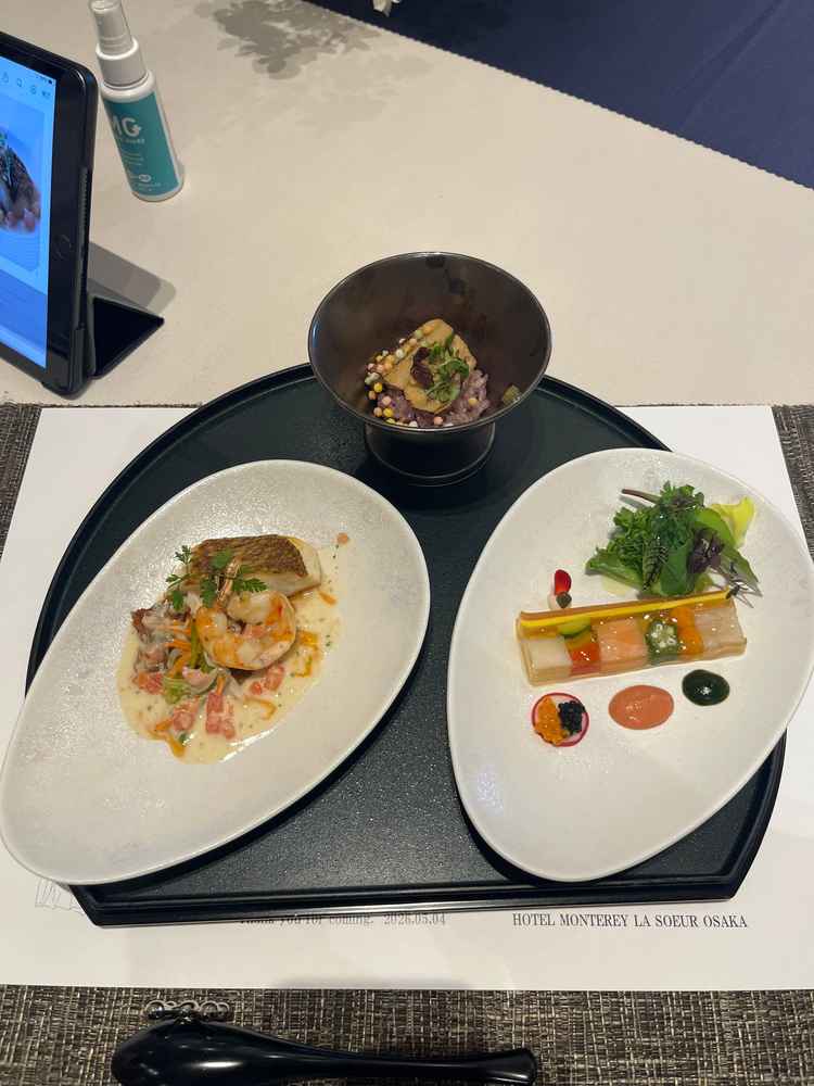 当日のフルコース。料理はコースに1品追加とかもできるので自由度が高いと思った。