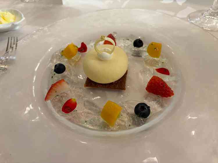 結婚式のために作られたデザート