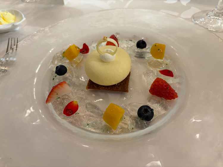 結婚式のために作られたデザート