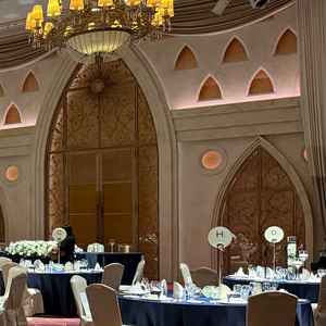 海の方じゃない披露宴会場が天井が高く高級感があり想像以上によかったです。