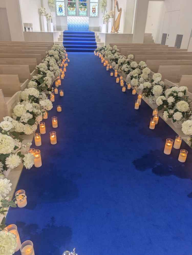 幻想的な青のバージンロード