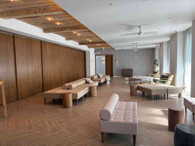 挙式会場と繋がってるアクセスがいい待合室