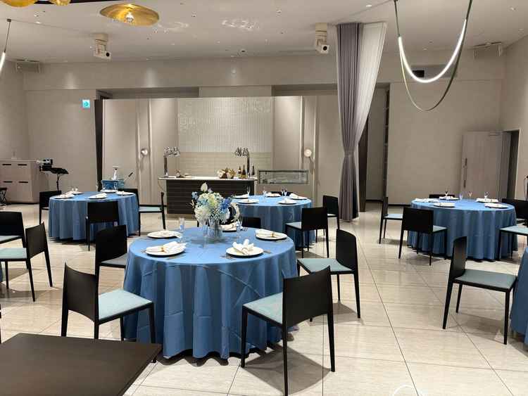 披露宴会場の「アトリエ」。柔らかい印象を受ける会場でした。