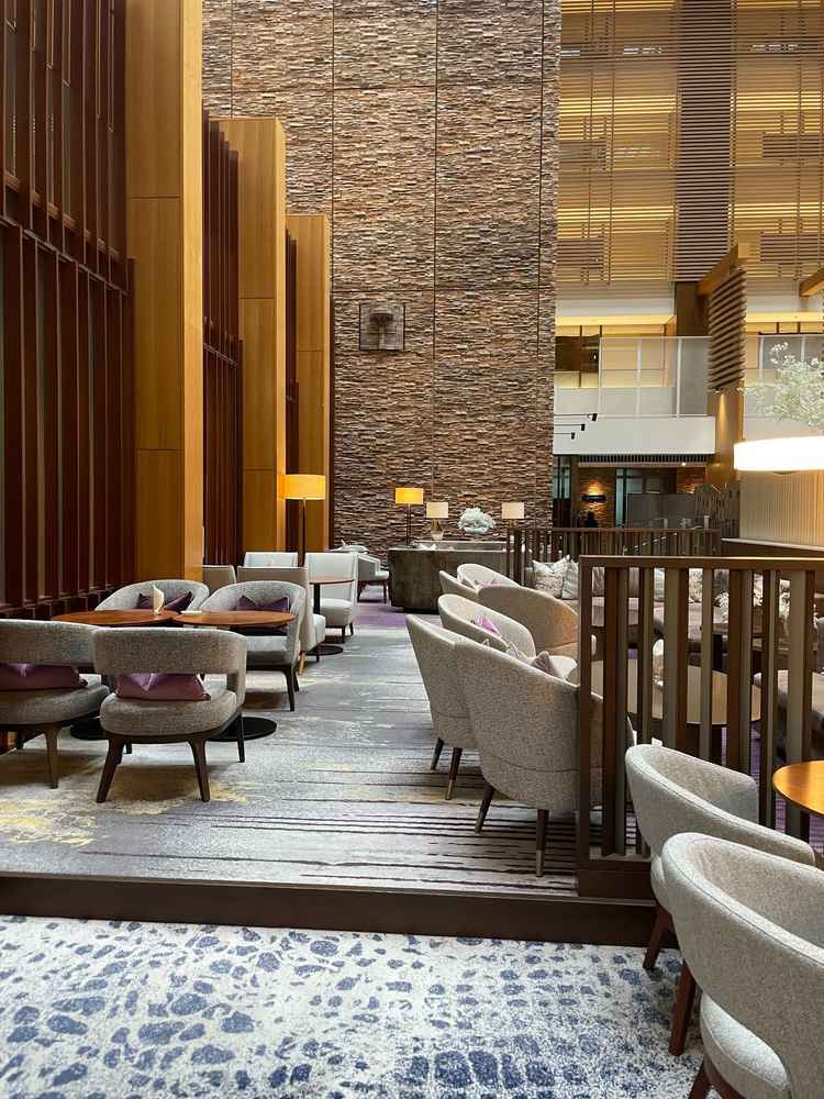 受付兼ゲスト控え室。ドリンクと一口サイズのフードが提供されるようです。(フード有料)