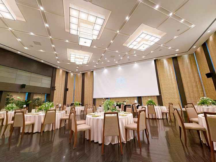 NO.1の会場。1番広く、プロジェクターも大きく、他人のエンディングビデオを見たが、感動的だった？