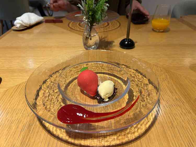 いちごの中に美味しいクリームが入っていて、ワクワク感がありました