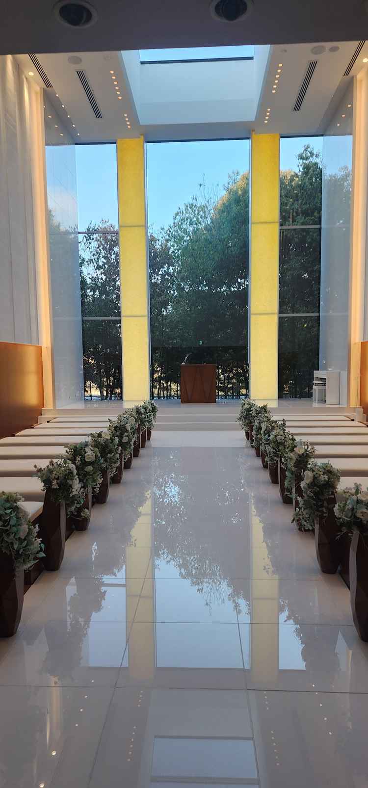 写真で見るより素敵すぎた真っ白のチャペル